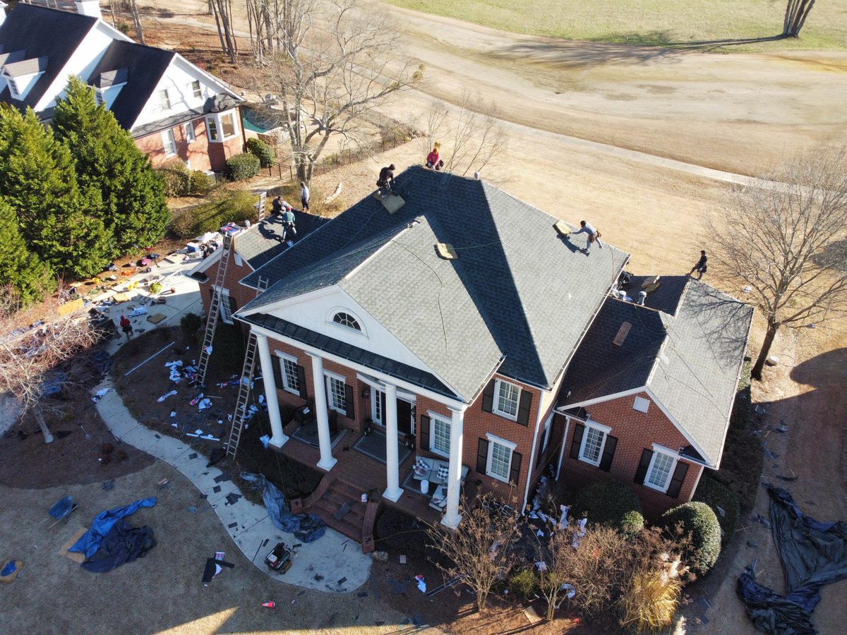 ProShieldGA's tweet image. GA Club here we are!  🔥Install for our friends in Statham🔥

Loving working in the community and looking forward to hitting the back nine. 

Looking for a thorough inspection on an aging roof?

678-722-8904
Info@skyshieldroofing.net