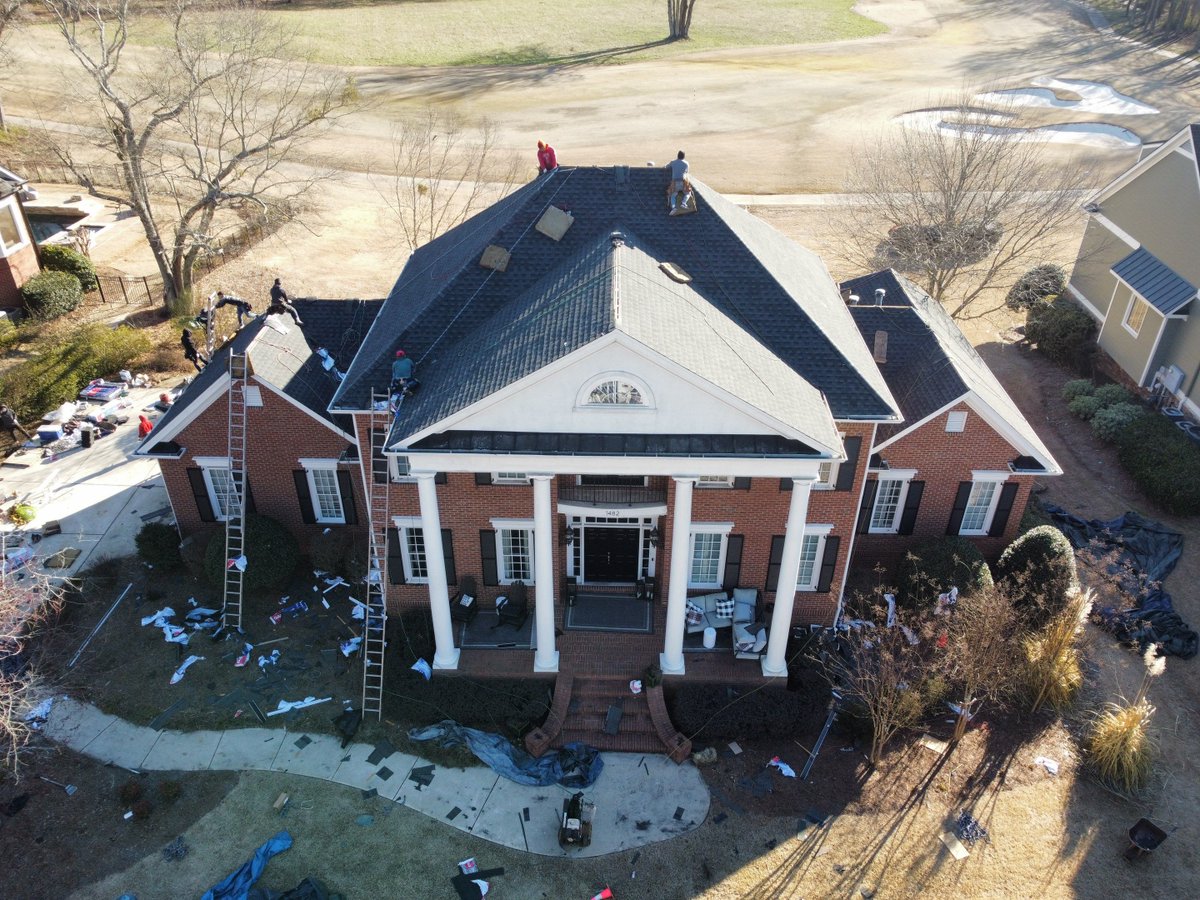 ProShieldGA's tweet image. GA Club here we are!  🔥Install for our friends in Statham🔥

Loving working in the community and looking forward to hitting the back nine. 

Looking for a thorough inspection on an aging roof?

678-722-8904
Info@skyshieldroofing.net