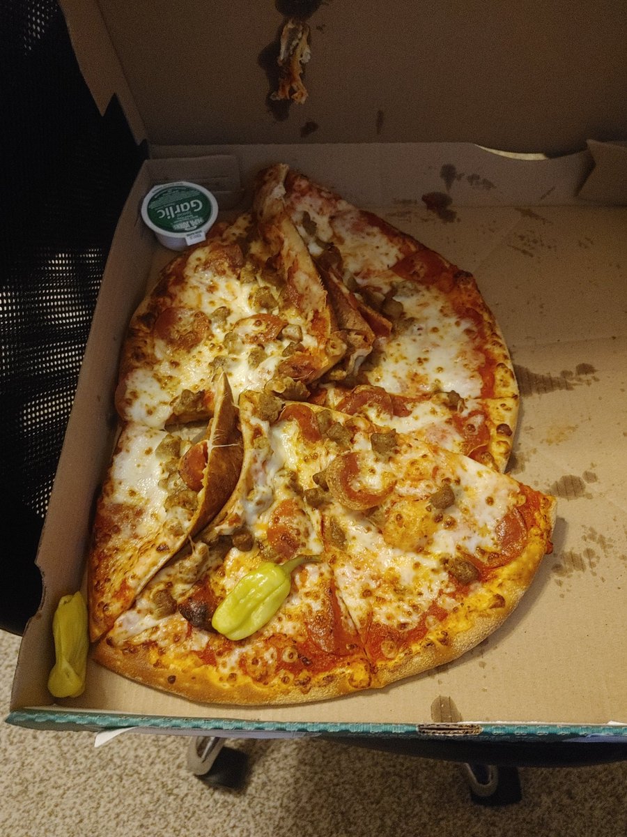 OGShen's tweet photo. @PapaJohns since when is this an acceptable condition for delivery? https://t.co/ob4KNAQVgU