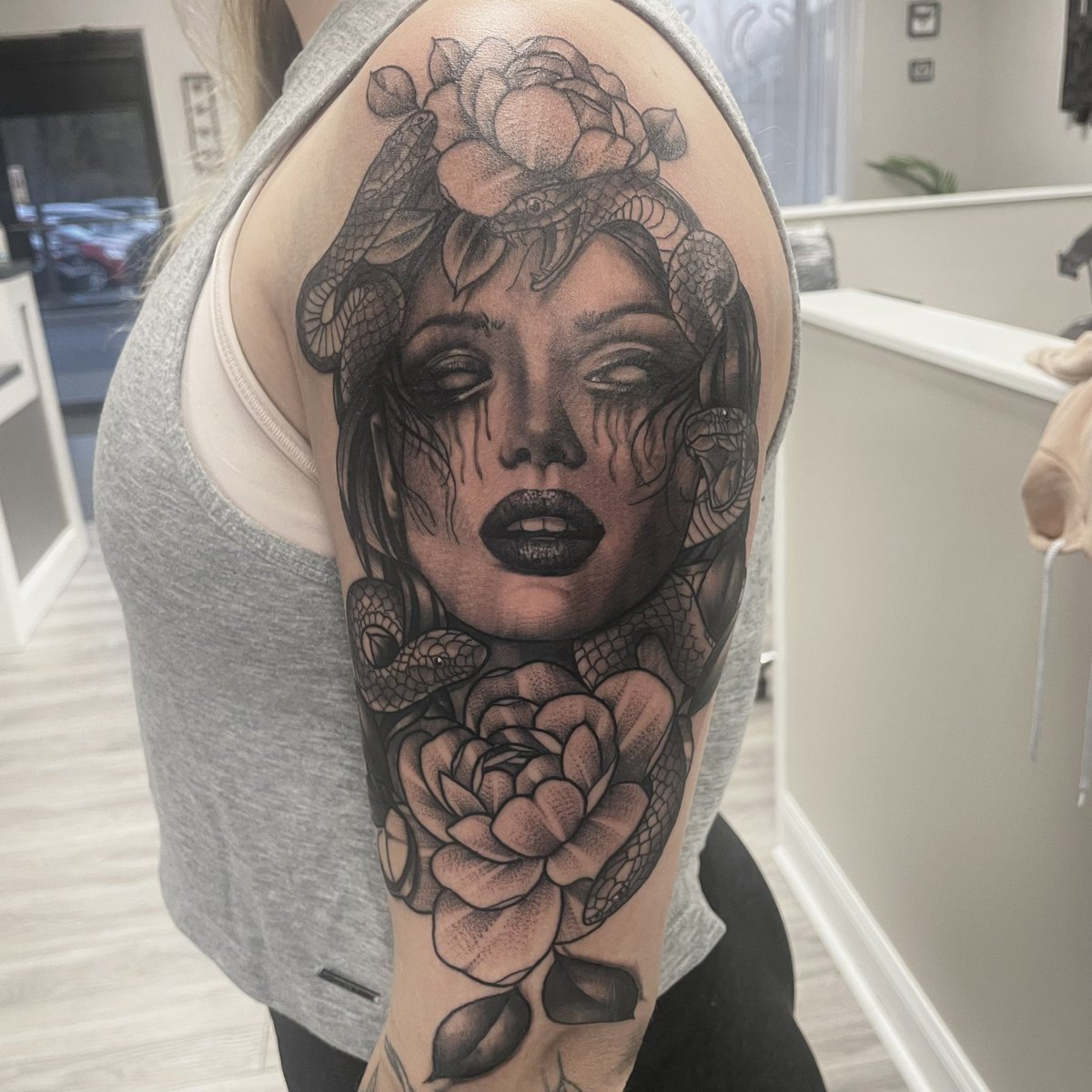 BryantTattoos's tweet photo. Medusa 🐍 https://t.co/02zu6Nqo6C
