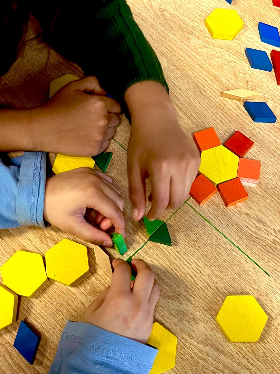 What a wonderful week exploring in 3AC!  #mathexploration #linesofsymmetry #mathrotations #mathandtechnology <a href="/WeavesilkW/">Weavesilk Wallpapers</a> <a href="/annemartin831/">Anne Martin</a> <a href="/PAlgonquin/">Algonquin PS</a>