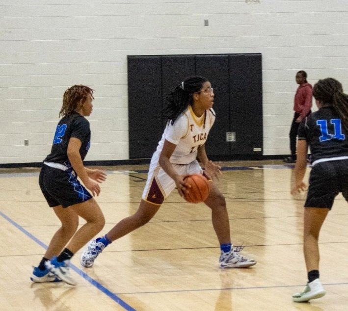 BrookBratt08's tweet photo. I just want to give thanks to my parents & everyone that keeps pouring into my development. @CoachYMelvin @Coach_B828 @CoachShauntay @threat_sports @HoopDreamsAAU @TwittyCoach @TwittyTown3 #Blessed #Bloodline #BuiltForSucess #ChangeTheNarrative #GodDid https://t.co/3oZSmdKgc3