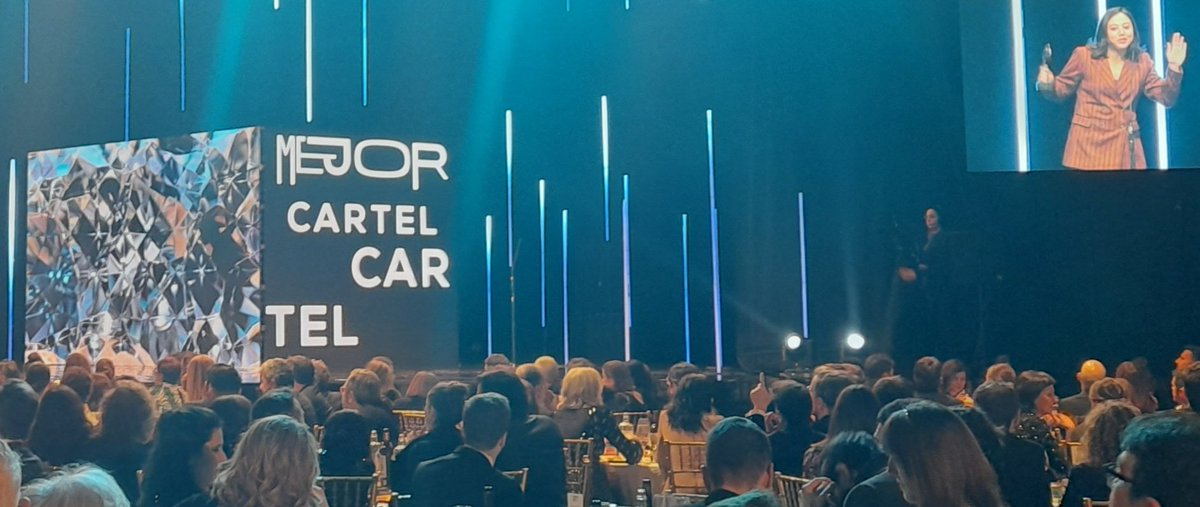 Aquesta nit,als premis <a href="/PremiosFeroz/">Premios Feroz</a>, 4 nominacions per a produccions participades per <a href="/tv3cat/">TV3 és ara @Som3Cat</a>: Competencia oficial (Millor pel.lícula de comèdia),Alcarràs (Millor direcció) i Mantícora (Millor cartell i millor actor protagonista).
Moltes felicitatats! #Feroz2023