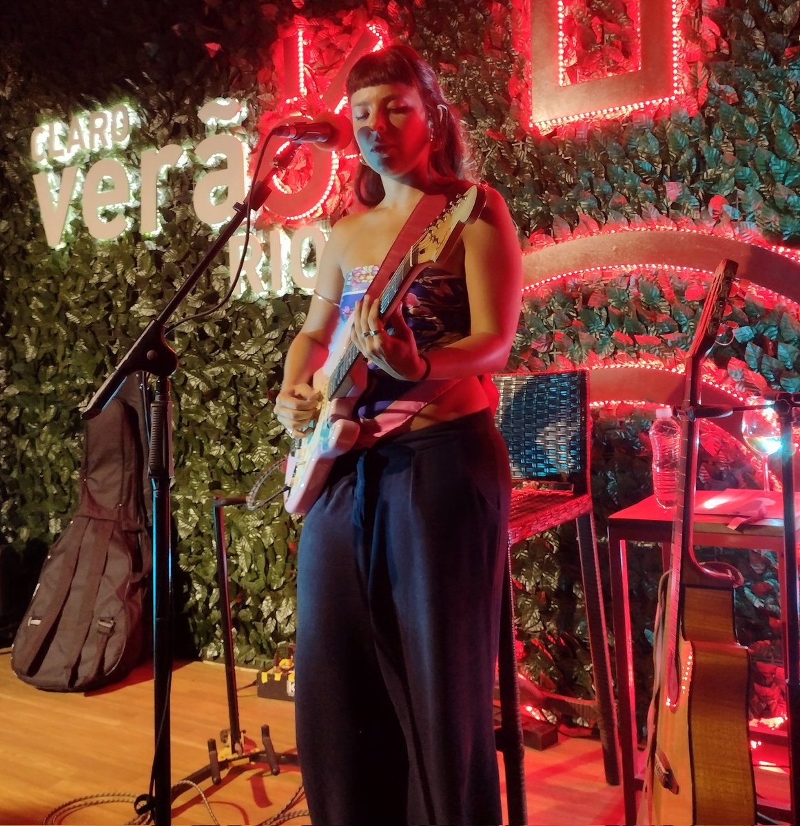 donniedarko73's tweet photo. claro verão rio: julia mestre @ casa de cultura laura alvim
#juliamestre #arrepiada #geminis #baladesejo #claroverãorio #lauraalvim #ipanema #riodejaneiro https://t.co/lALWicAunm