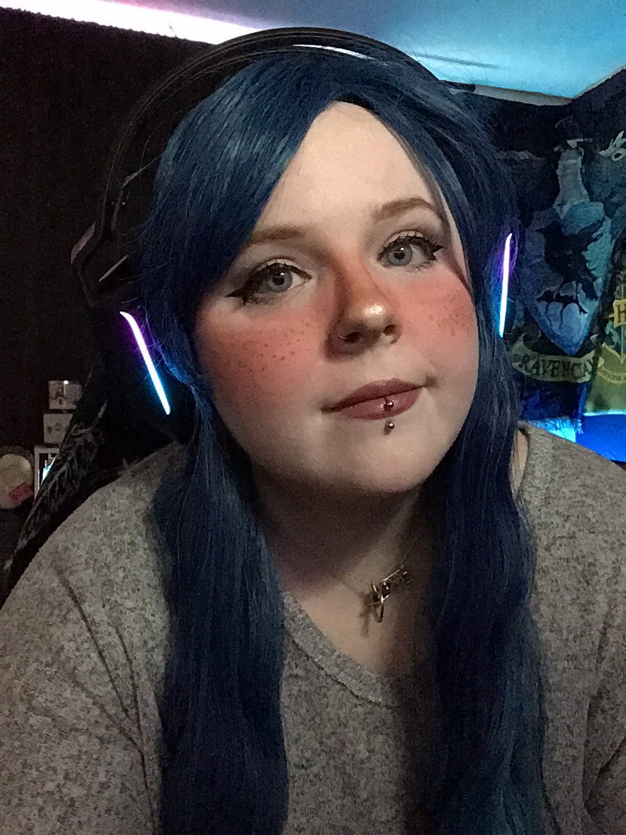 I did the super cute UwU thing today on stream😚We had so much fun building 3 new habitats and 4 new exhibits in out Extra Life Zoo! Next week, we have a giraffe🦒habitat to build and hopefully we'll be able to get some new animals too💙 <a href="/PlanetZooGame/">Planet Zoo</a> <a href="/ExtraLife4Kids/">Extra Life</a> #buzzkill