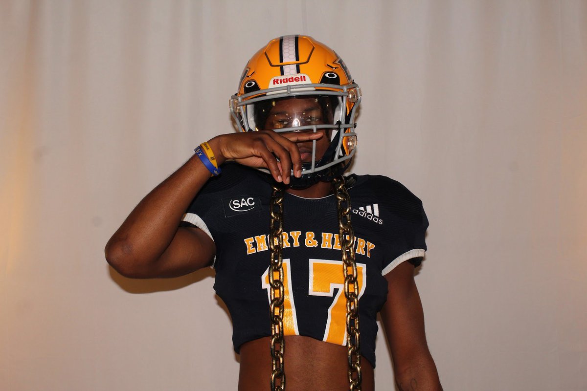 NayirValentine2's tweet photo. Had a great official visit at @EHCFootball , thanks @CoachQHunter for the opportunity! I am extremely blessed!!🙏🏽 https://t.co/PjQATMGBfF