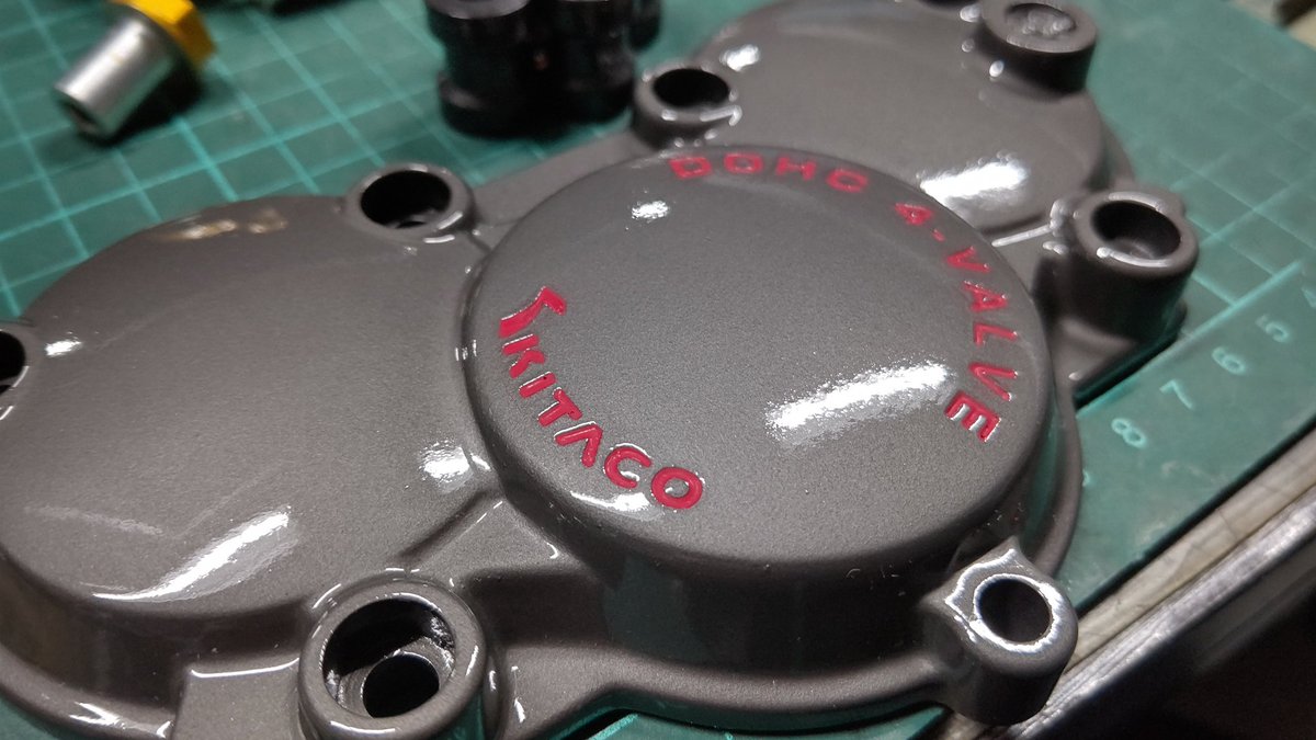 U8_8mamo10's tweet image. 昨日 何か忘れてるな？って思っていたら文字の色入れを忘れてた件💦
やり直しなう、、、
#キタコ #KITACO #DOHC #GUNKOTE #やり直し中 #ぎんコート #ガンコート #地獄のチューナー