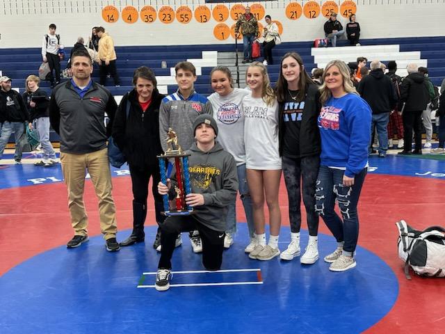 BentworthSD's tweet image. Congratulations to Bentworth Wrestling Team who placed 7th out of 42 teams at the Ultimate Warrior Wrestling Classic.  Chris Vargo took 1st place at 127 lbs and was also named The Tournament's Most Outstanding Wrestler!