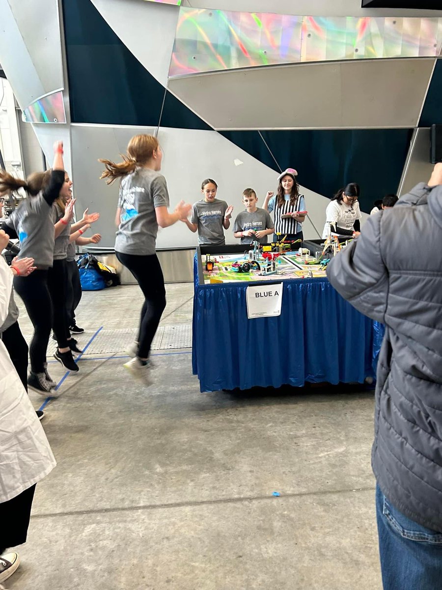 PrincipalCMS's tweet photo. This is a perfect pic of Cameron. She is the chief energy officer in Lego League and sports!  Love it. https://t.co/3985raVHwG