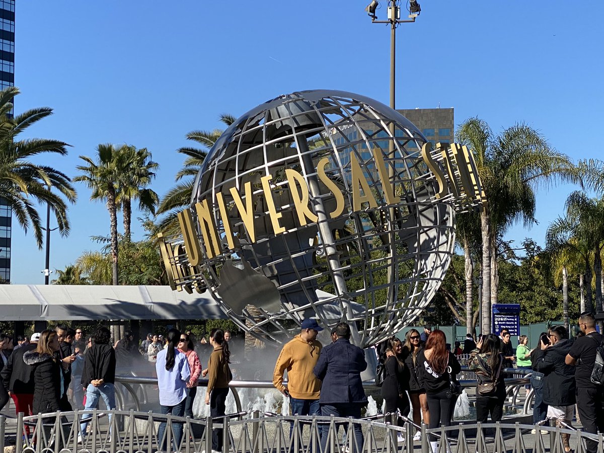 1人ディズニーユニバの経験あるけど
まさかアメリカで1人テーマパークを
経験するのは生きてて想定外だった

エンタメの国なだけあって
規模が違いすぎて一生散歩してた