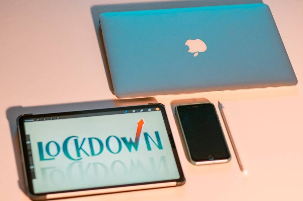 techtoolboxshop's tweet image. That&apos;s really out of sight! 

 #Tabletcomputer #Azure #Grannysmith #Rectangle #CommunicationDevice #Gadget #Gesture #Mobilephone #Mobiledevice #Portablecommunicationsdevice