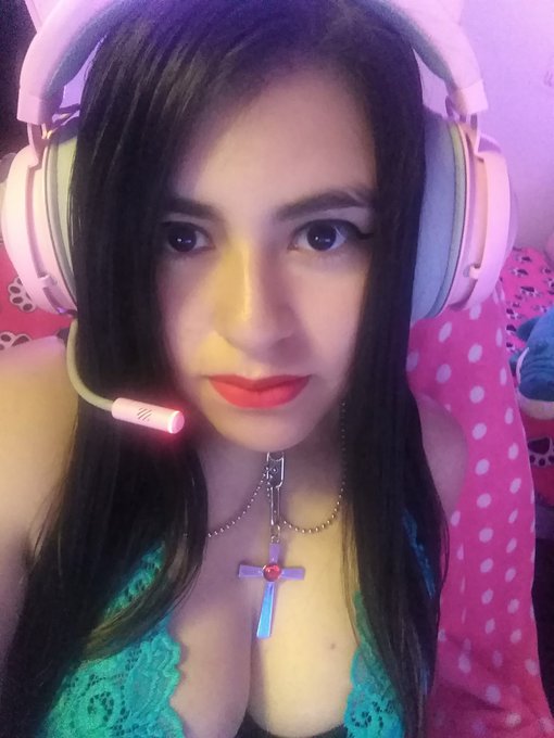 ♡Empezamos con la marat&oacute;n mis Nekos 🐱♡ ven a verme ❤ https://t.co/XeD1E74LPY