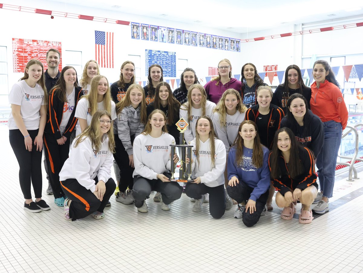 ellaporter2025's tweet photo. MAC Champs! 🏆 Great day in the pool - PR in my 200 free and 100 breast! 🖤🧡🐾#vhstigers #swimchamps https://t.co/zj6O8i7Lkr