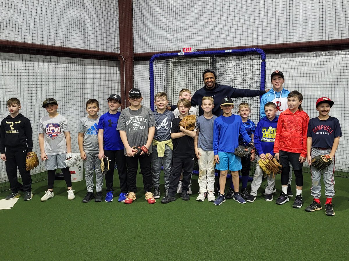 j_leonard_1's tweet image. Big shout out and thank you to @JulioBorbon20 for putting together an amazing camp today for these boys!  #1stclass @Twins @Vol_Baseball