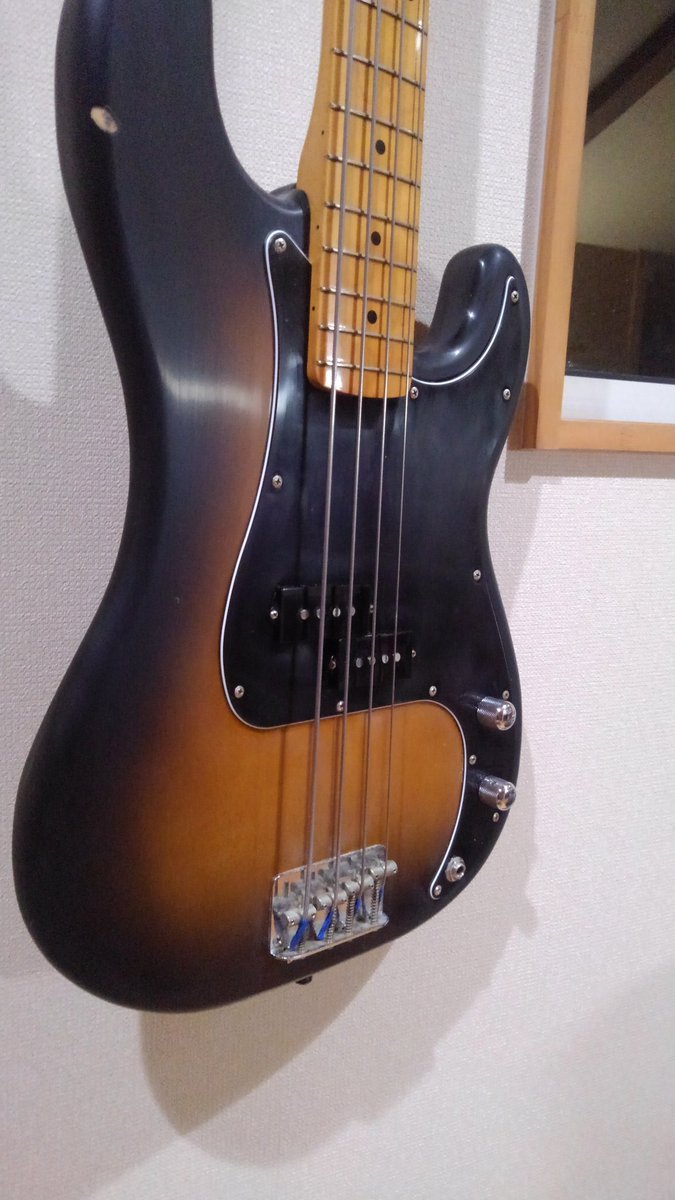 hunt1956's tweet photo. ポリウレタン塗装を剥がしてラッカー塗装にしてみました。色々失敗したり時間も掛かったけど楽しかった#プレベ https://t.co/pXvXsC6Znt
