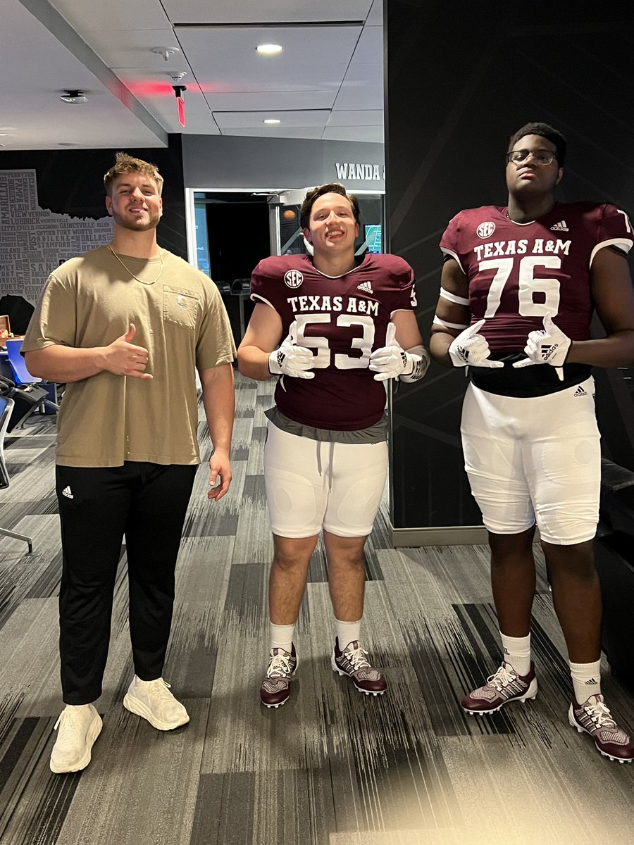 BenzWarren76's tweet photo. Had a great time at @AggieFootball Thank you for having me!!👍🏾 https://t.co/zBtx9OjYWd