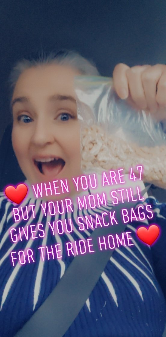 SarahPiner's tweet photo. I hope my mom never stops sending  me home with a snack bag. ❤️ https://t.co/6RlRI9pGB5