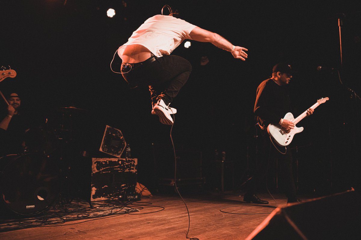conebone6969's tweet photo. Last night was top tier. Thanks to all who braved the Illinois cold to catch us 🥹   

All hail the great and powerful 📸@JeremyMessmore📸 for capturing my good side. https://t.co/P0I8b9jw1Y