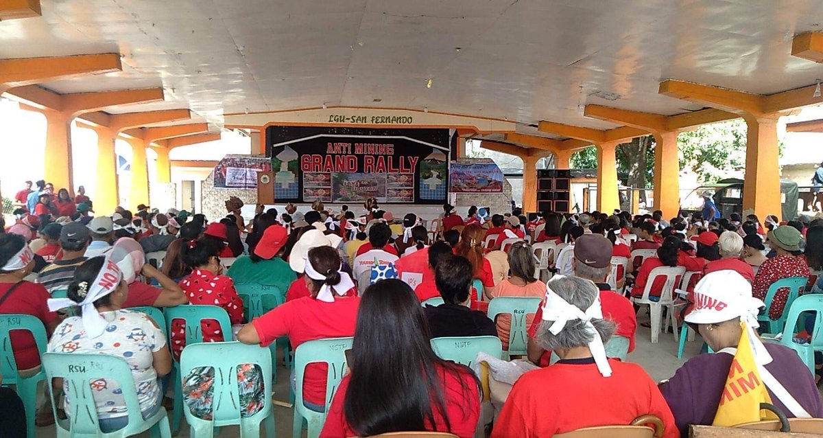 atm_philippines's tweet photo. TIGNAN: Kasabay ng pagpapatuloy ng barikada kontra mina, nagtipon ang mga makakalikasang grupo sa San Fernando Plaza upang ipakita ang mariing pagtutol ng mga Sibuyanon sa operasyon ng Mina sa Isla ng Sibuyan.
#NoToMiningInSibuyanIsland
#SaveSibuyanIsland
#BanOpenPitMining https://t.co/MwlN8e3uOD