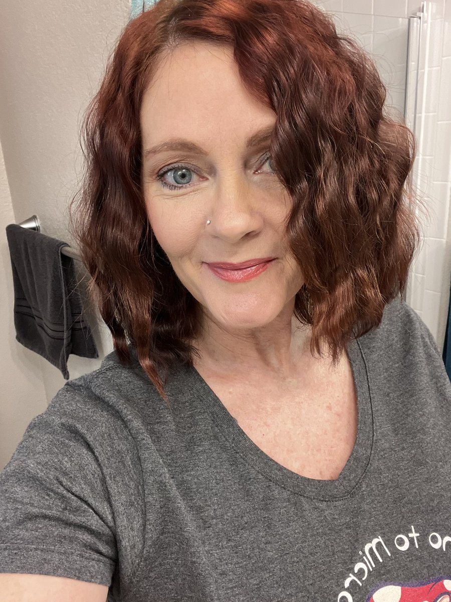 jewels2bfit's tweet image. Camping my hair for the day #Crimp #BlueEyes