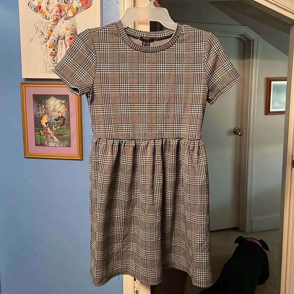 RachelM33201899's tweet photo. So good I had to share! Check out all the items I'm loving on @Poshmarkapp from @95095olyaFerw12 #poshmark #fashion #style #shopmycloset #forever21 #jcrew #calvinklein: https://t.co/Vd0l2By2WK https://t.co/UrvlTOKM1g