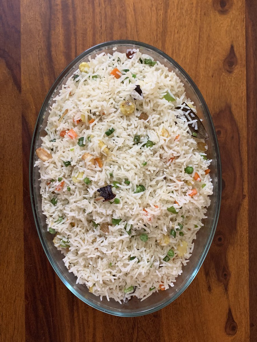 AmitLeliSlayer's tweet photo. Lunch ❣️ Chef Tweeting, #WeekendChef 👨‍🍳
Awadhi Pulao, Kosha Mangsho (Dry Chicken) &amp; Salad 😋 https://t.co/9Nqho9WF9v