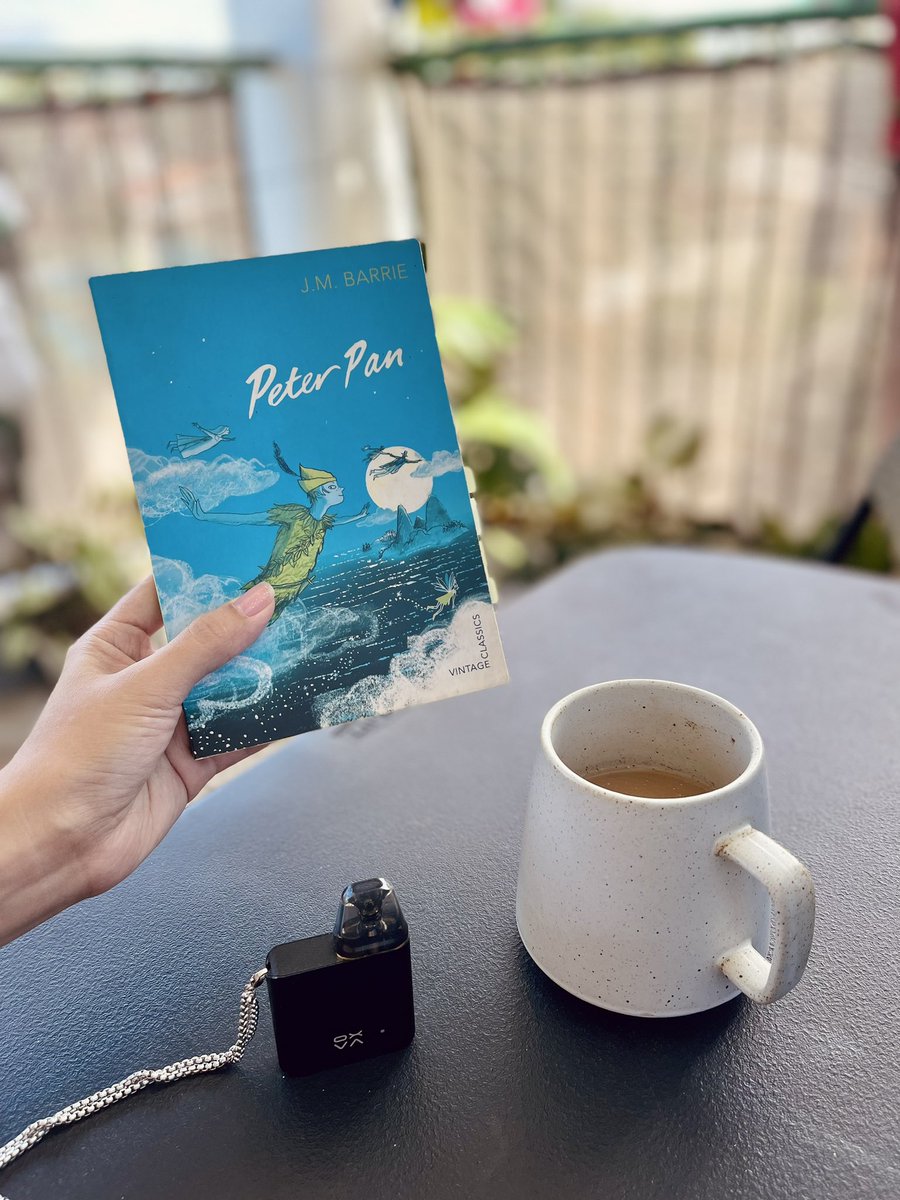 Happy sunday everyone!

Hope you all have a great weekend. 🥰

#happysunday #sundayreads #peterpan #currentreads