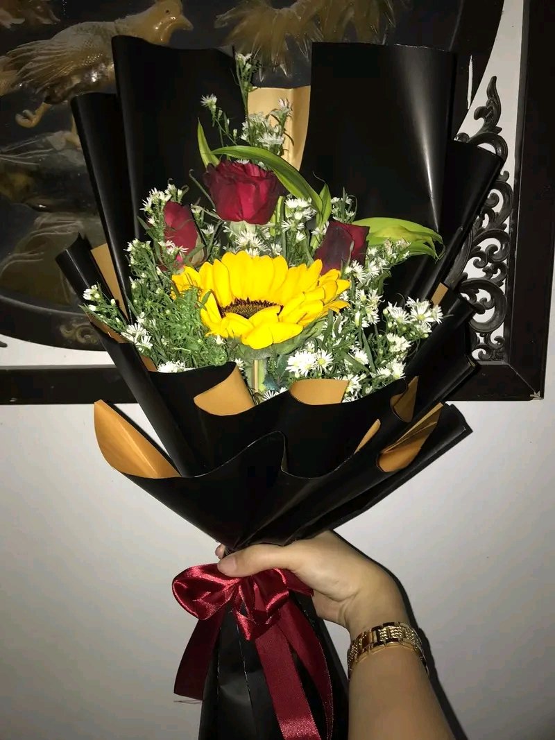 deguzmanows_'s tweet photo. The flowers that full of love and care tysm 🥺 https://t.co/DUMKpVgrS9