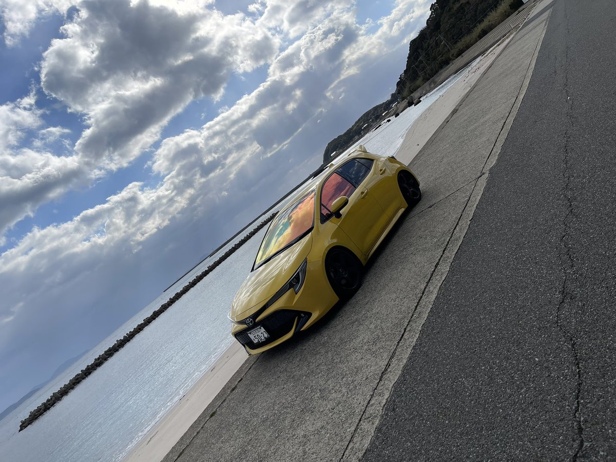 Jvt2gBHdghoYXRJ's tweet photo. ＃トヨタ
＃TOYOTA
＃カローラ
＃カローラスポーツ
＃カローラツーリング
＃カローラセダン
＃全塗装
＃y56
＃黄色
＃黄色い車
やっぱり角島はぼっちでした笑
これから黄色いカローラをよろしくお願いします☺️☺️ https://t.co/cJDWA5FQuB
