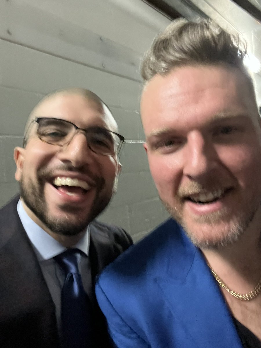 arielhelwani's tweet photo. My old friend Patrick. What a guy. Killing it. As you can tell, I was happy to see him again.

And contrary to popular belief, he still remembers me! https://t.co/UOn6ngeddE