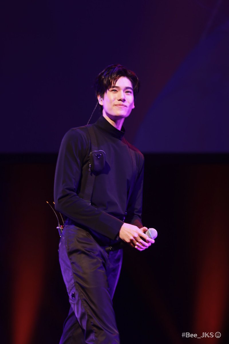 BEE_JKS_'s tweet photo. น้องโตเป็นหนุ่มหล่อแล้ว @phuwintang #phuwintang #PPfandayxTokyo https://t.co/k4C7cFgqEi