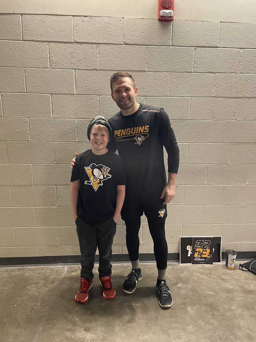 pensfoundation's tweet photo. The impact our hockey heroes have leaves an impact that matters. 

Rusty welcomed Elijah as his Seats for Strength guest. Guentz welcomed Hearts of Gold guest, Lydia. 

Our @penguins have an undeniable influence on our community, which is why Sports Matter.

#ThePowerOfHockey https://t.co/X8l5Rxbnsd