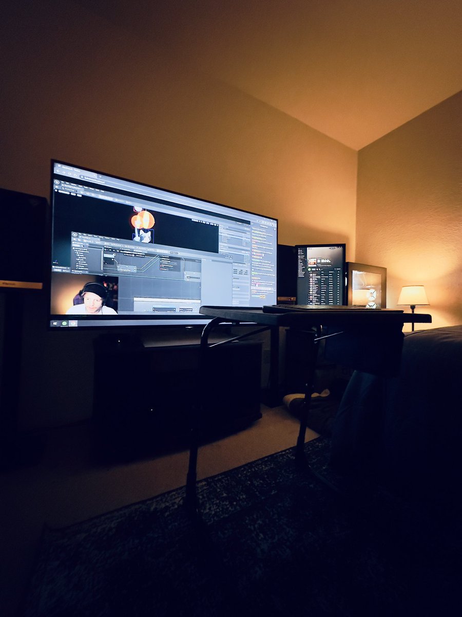 HellaJrl's tweet photo. 1440p 144hz monitor gave out, so this a temp solution until a new build. TV is set at 1080p 120hz. Not sure how I feel about it. https://t.co/Ma4RtupBIc