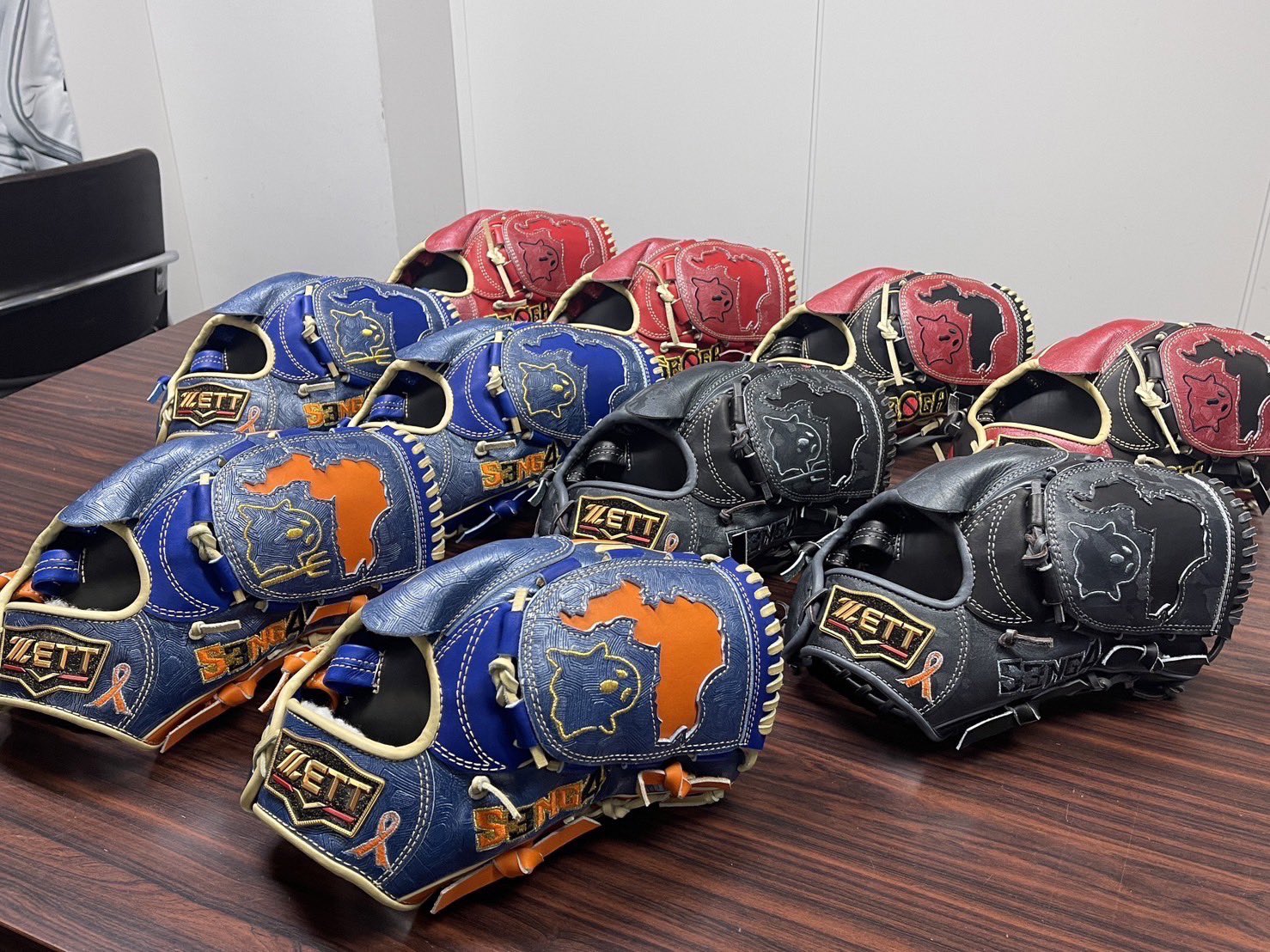 SNY Mets on X: Kodai Senga's custom gloves 🔥 (via @kodaisenga)   / X