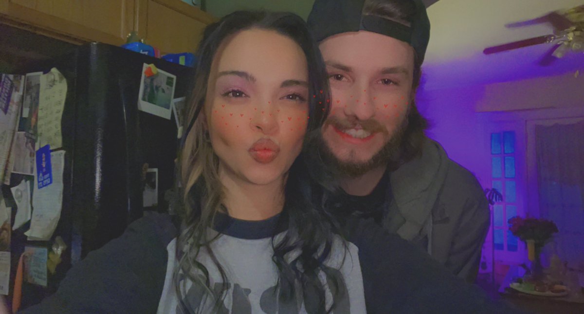 bulbashine's tweet image. My bubby, my sissy, my baby 😘 HERE’S TO THIRTY FECKING YEARS AND TO A THOUSAND MORE 🙌🏼💚