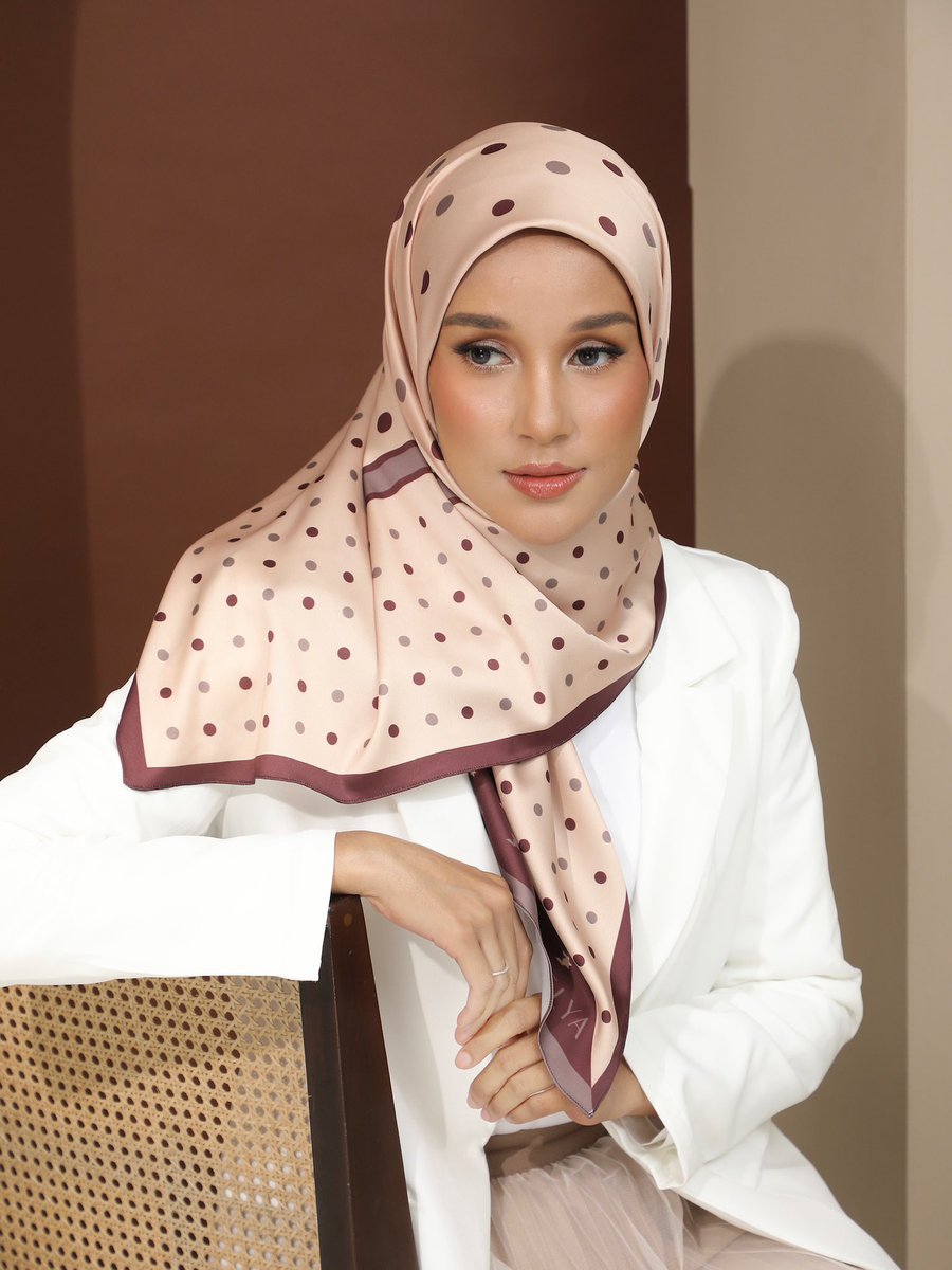 Nadia_Azizi's tweet photo. @secretlyfura Try @elyahq! Silky Matte Satin yang confirm tak pekak and cantik awning ons je ❤️

https://t.co/zSP1cVZaXW https://t.co/VlERV1zg4O