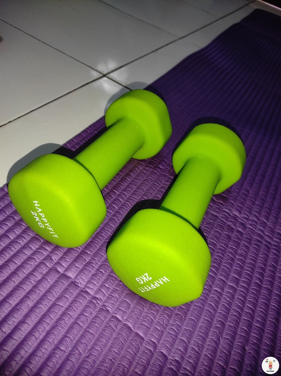 Diet! Hari kedua pake dumbell, boleh minta saran video workout di youtube untuk pemula ga yaa? Aku baru sanggup 2kg gpp kan ya?