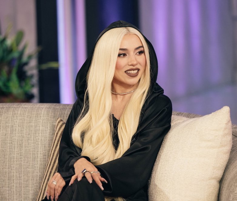 C0NGENIALITY's tweet image. side eye…