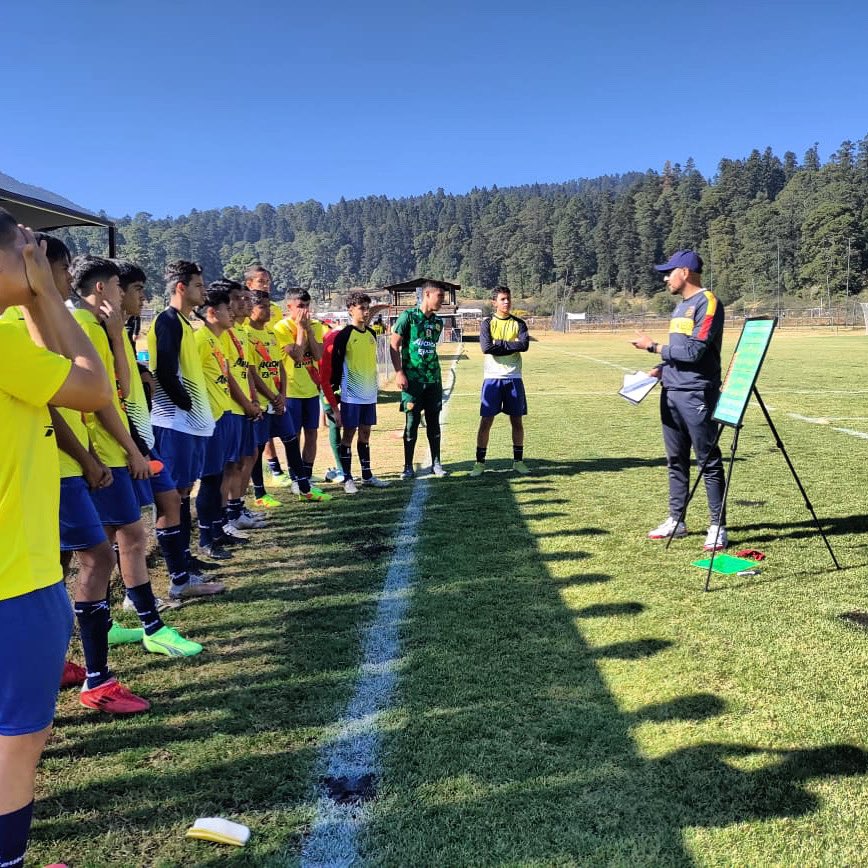 dt_alanrj's tweet photo. Charla Técnica 🗣️📋 #LMFB https://t.co/q7HG05oo87