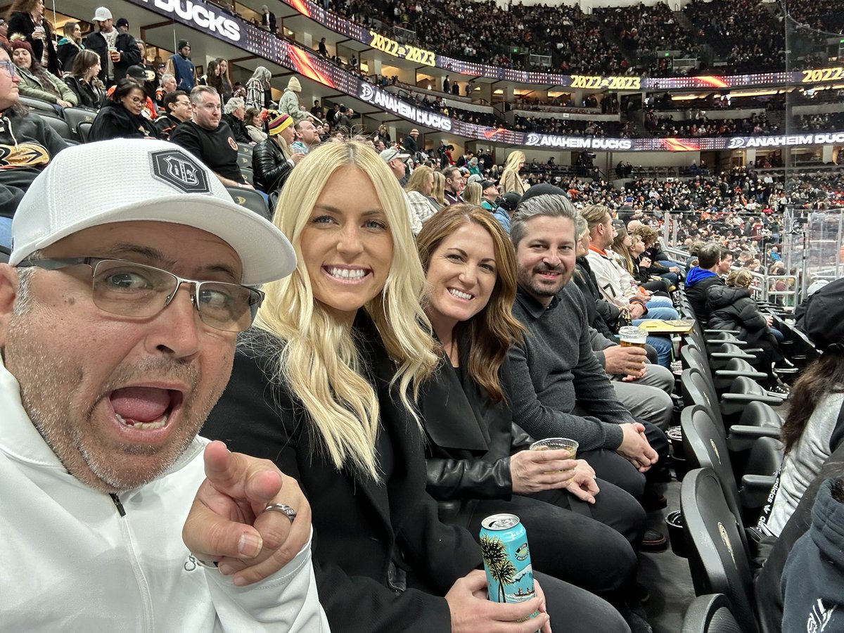 Emprmemo's tweet photo. @AnaheimDucks #FlyTogether https://t.co/W0f9mVFy75