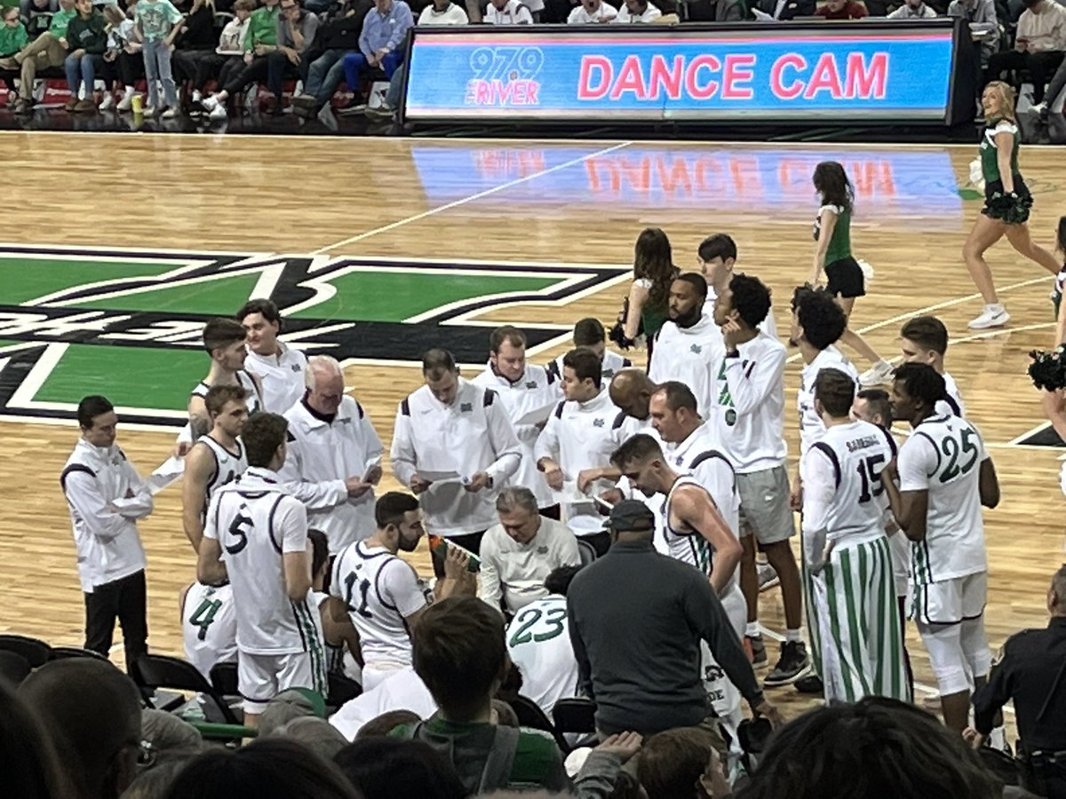 Herdfanbml's tweet photo. Had fun with my little date this evening! Watching this Herd team is something special.. and with a sold out crowd that was loud and proud!! I loved it!!! GO HERD!! 💚🏀 https://t.co/goWbaHuSl0