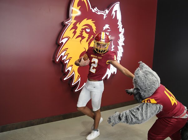 Amazing visit at <a href="/NSUWolves_FB/">Northern State Football🐺 🏈</a> and blessed to receive an official offer!! <a href="/NSUCoachSchmidt/">Mike Schmidt</a> <a href="/jakeiery42/">Jake Iery</a>