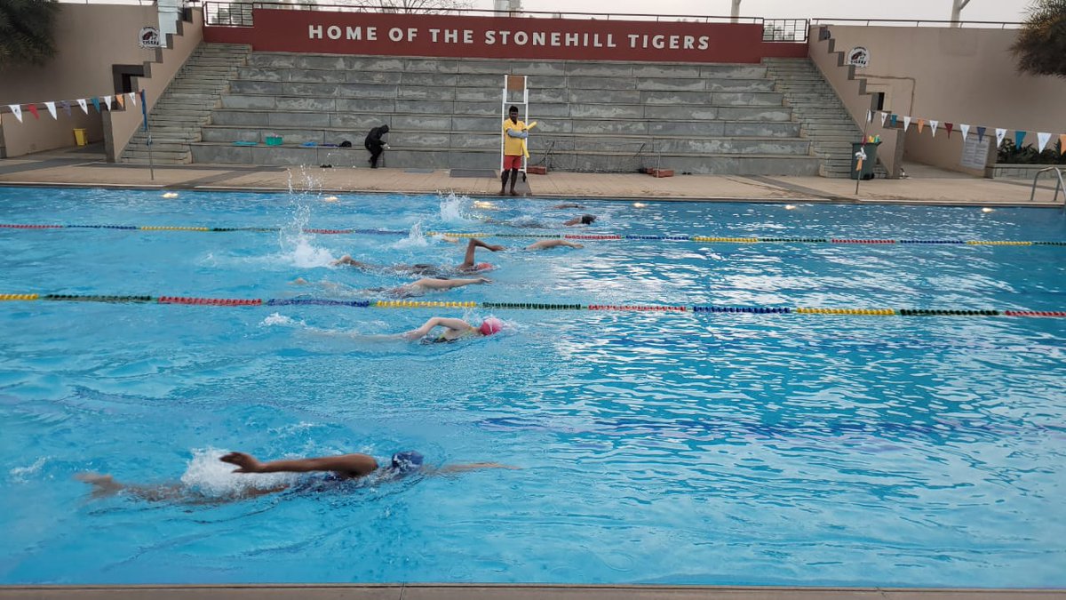 JohnWBrowne's tweet image. We&apos;re very lucky to have a heated swimming pool @Stonehill_SIS and our swimmers are making the most of it. For the last couple of weeks our middle and high school teams have been doing early morning practice sessions before school starting at 6:30am. #SISlearns
