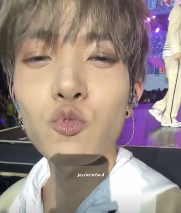 lheesoftie's tweet photo. this pov is driving me crazy🫠 https://t.co/347MVHwiUp
