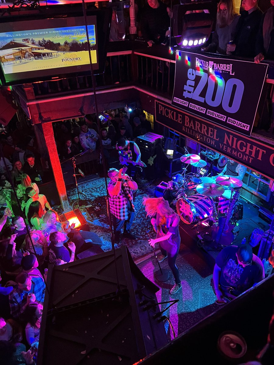 Ktownboys's tweet photo. Shout out to @TheZooBand for always bringing it #picklebarrel https://t.co/tooMTfMDm5