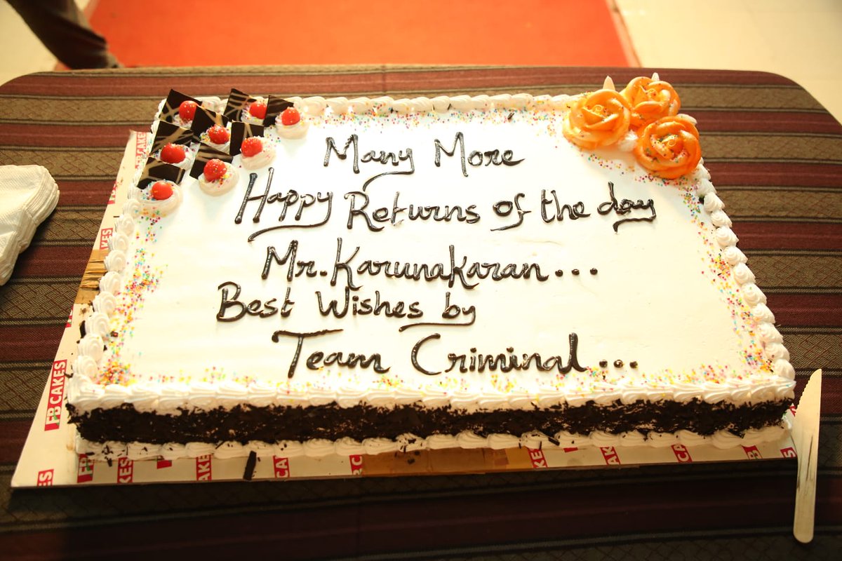DoneChannel1's tweet photo. Actor #Karunakaran birthday was celebrated in the sets of #Criminal amongst the cast and crew yesterday

Starring @Gautham_Karthik @realsarathkumar 
A @SamCSmusic Musical 
Dir @Dhaksina_MRamar 
Dop @prasannadop 
Prod by @parsapictures &amp; @BigPrintoffl 

#HBDKarunakaran https://t.co/8HOmXEMlzU