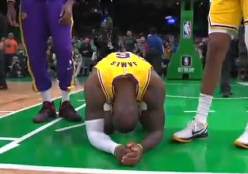 stoolgambling's tweet image. What’s a sports moment that left you like this