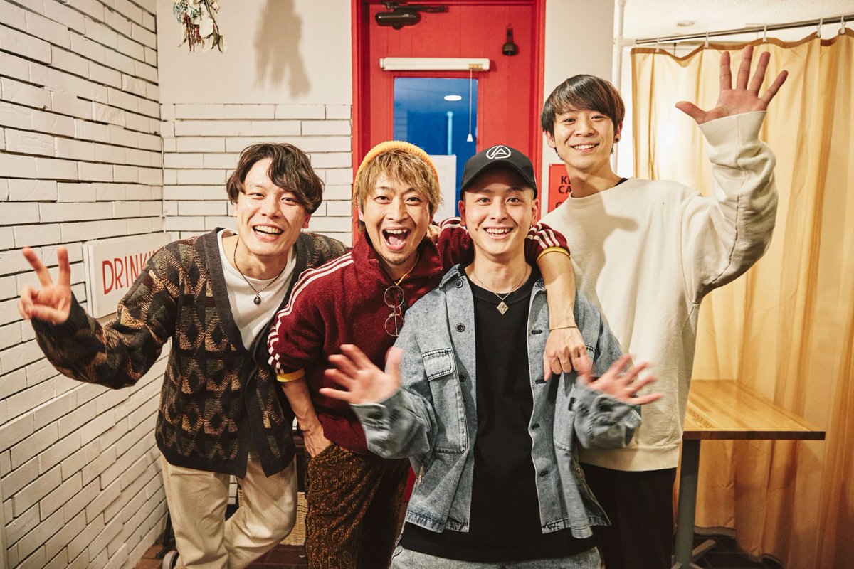 motorhotelmusic's tweet photo. 本日1月29日(日) 22:30〜
K-mix「蔵BASE Radio」レギュラー放送です📻
エディのいる最終回は、メンバー4人勢揃いでお送り致します!!!
是非、お聴きください🎧
#kmix
#kurabase
#motorhotel
https://t.co/e57jYqzTgg https://t.co/ahsNrh5bDs