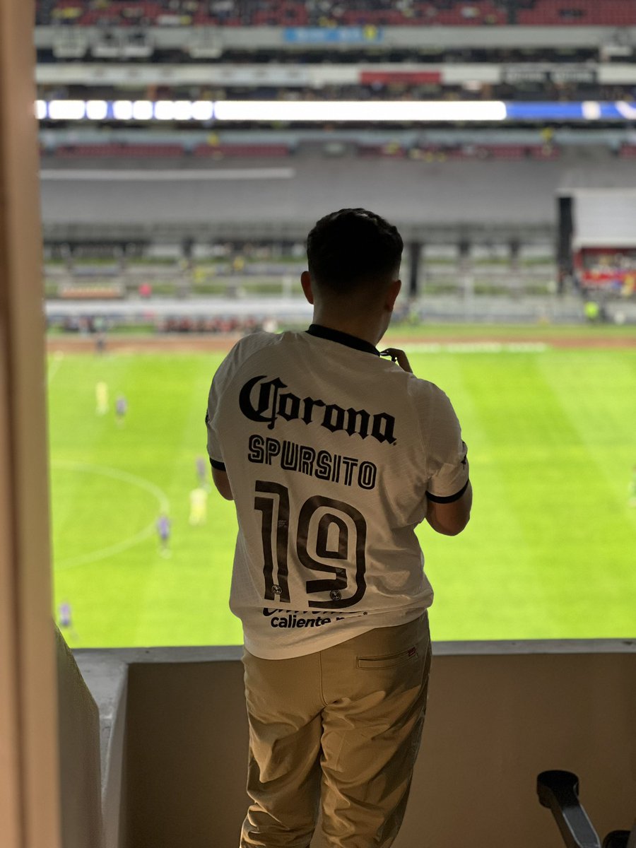 Spursito's tweet photo. en el Estadio Azteca 😍🇲🇽 https://t.co/6dOQEQ2PaQ