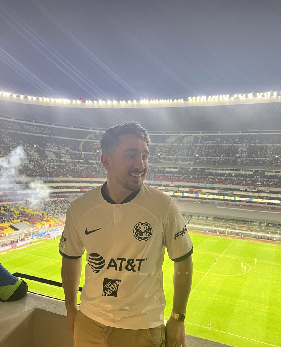 Spursito's tweet photo. en el Estadio Azteca 😍🇲🇽 https://t.co/6dOQEQ2PaQ